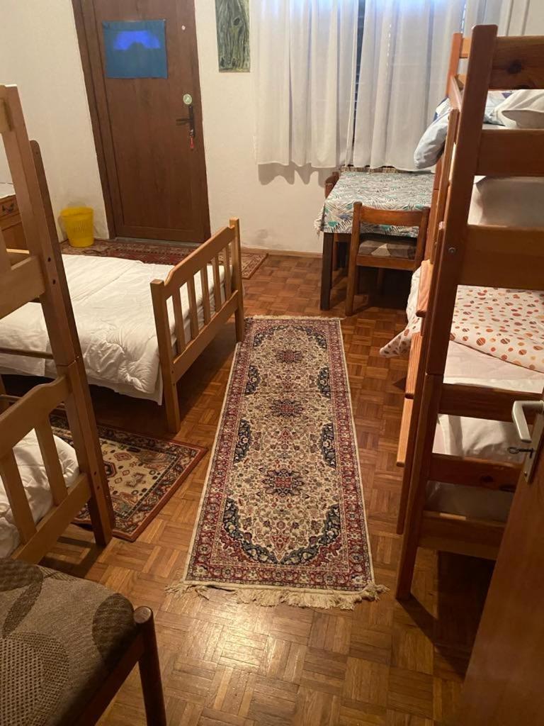 Hostel-Sezanalokev B&B Eksteriør bilde