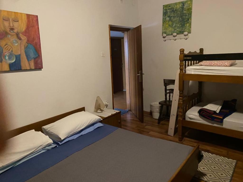 Hostel-Sezanalokev B&B Eksteriør bilde